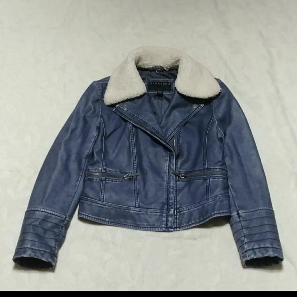 Fake leather jacket with removable fleece Collar